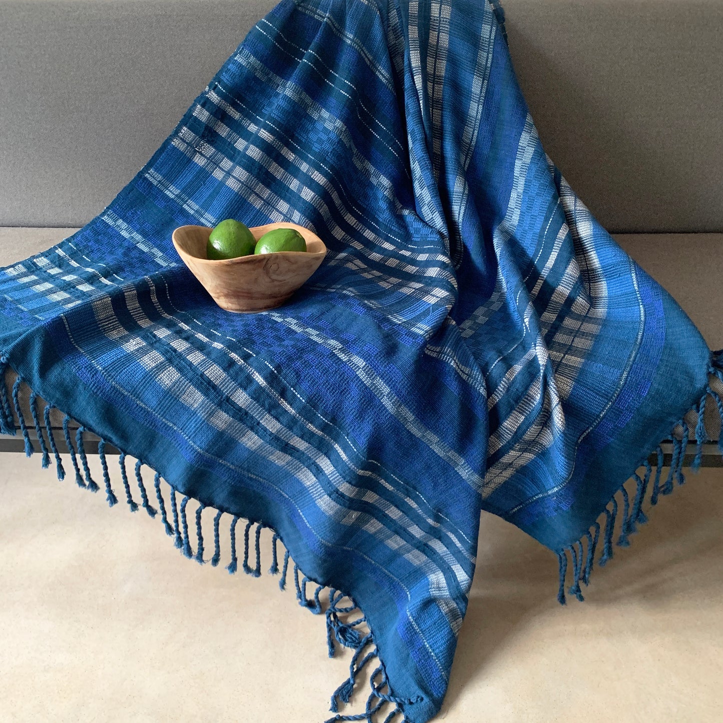 Handwoven Nil Kolabha Throw - Navy Ink Warp