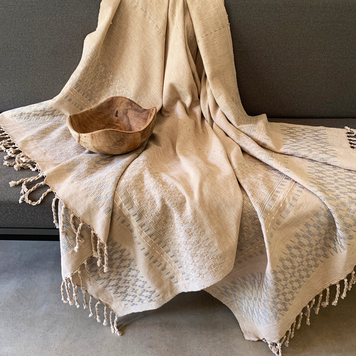 Handwoven Mannar Dunes Throw - Raw & Beige
