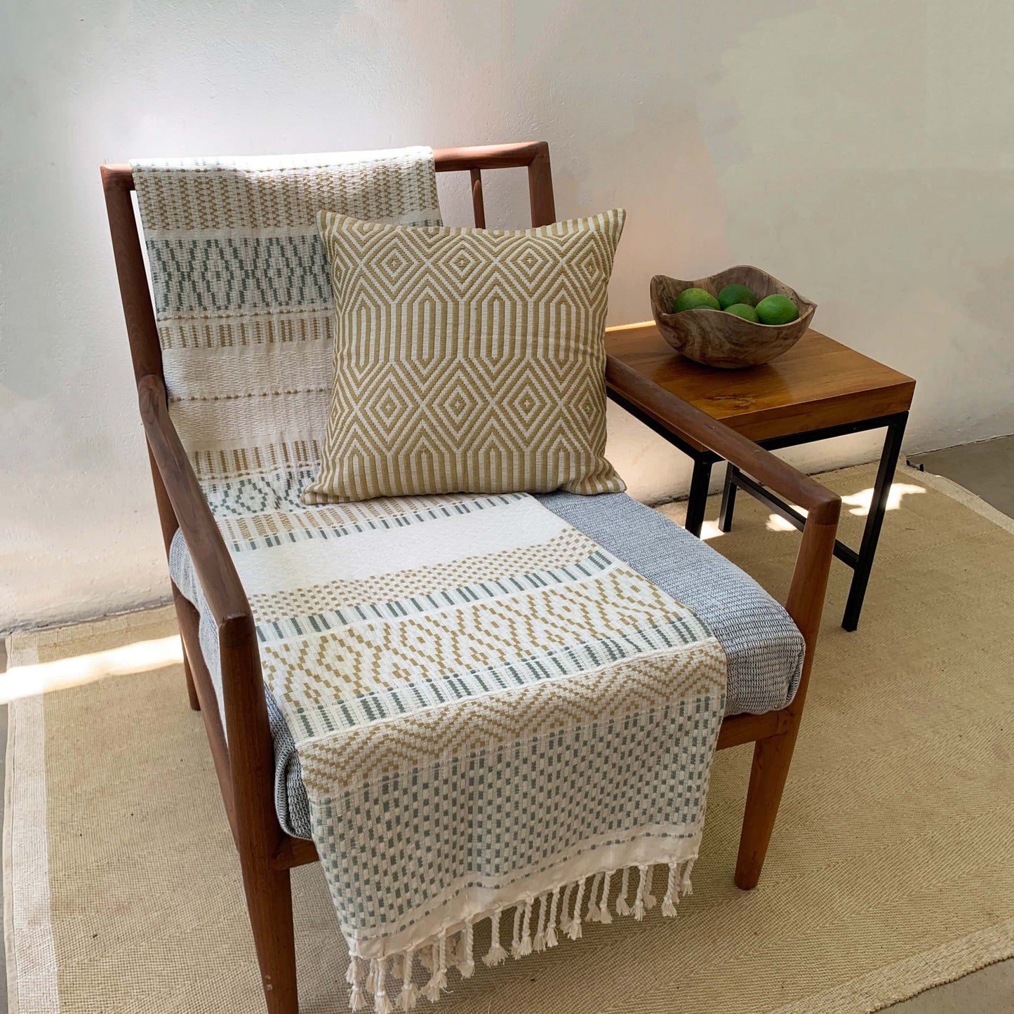 Handwoven Nagolla Udaya Throw